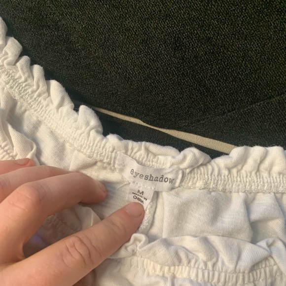 White blouse size medium - Picture 2 of 3